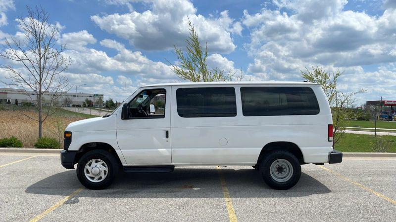 2013 Ford E-350 Super Duty Commercial