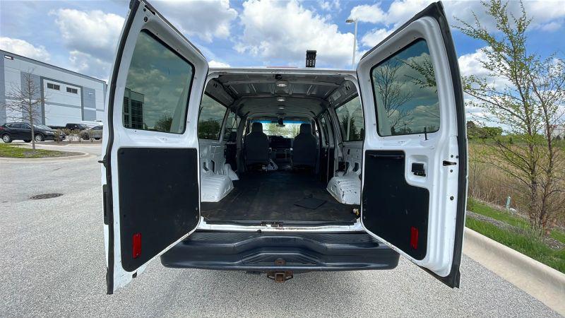 2013 Ford E-350 Super Duty Commercial