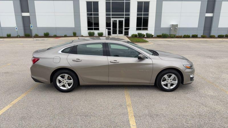 2022 Chevrolet Malibu FWD LT