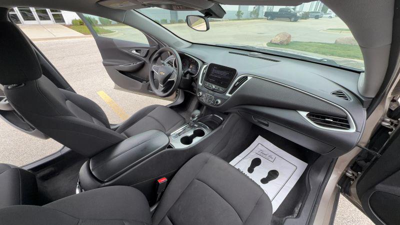2022 Chevrolet Malibu FWD LT