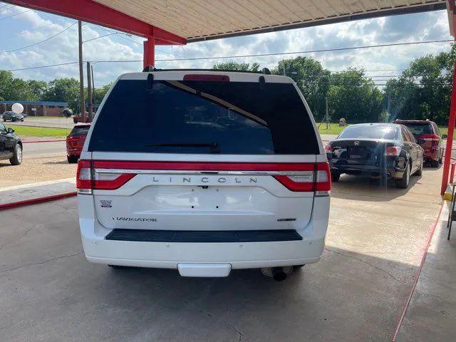 2016 Lincoln Navigator Select