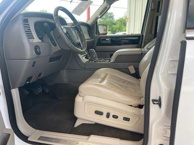 2016 Lincoln Navigator Select