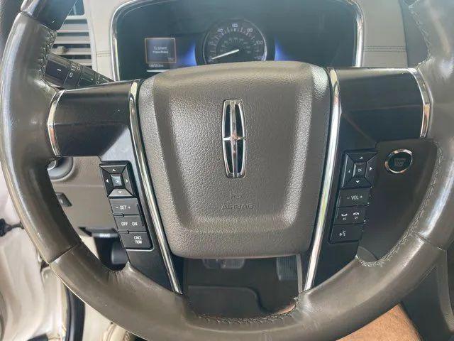 2016 Lincoln Navigator Select