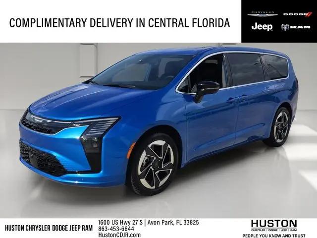 2027 Chrysler Pacifica Limited for sale in Avon Park, FL