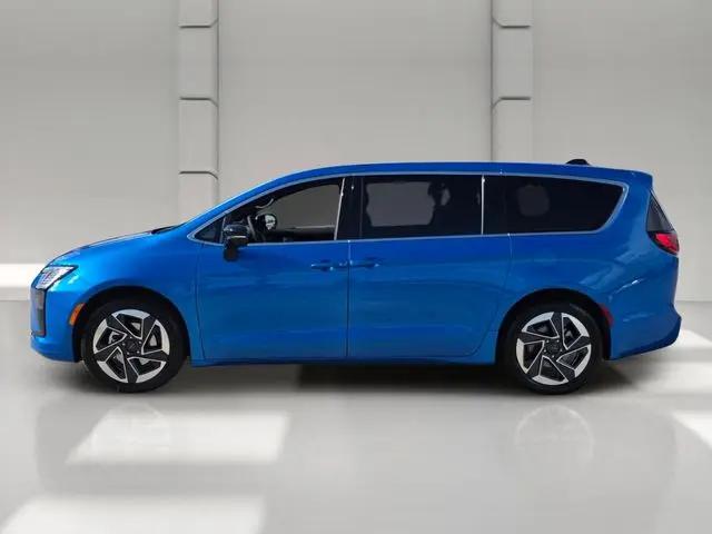 2027 Chrysler Pacifica Limited