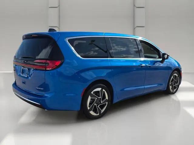 2027 Chrysler Pacifica Limited