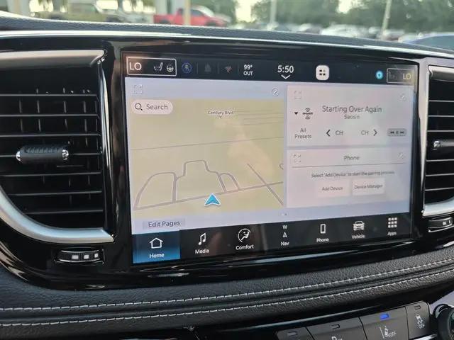 2027 Chrysler Pacifica Limited