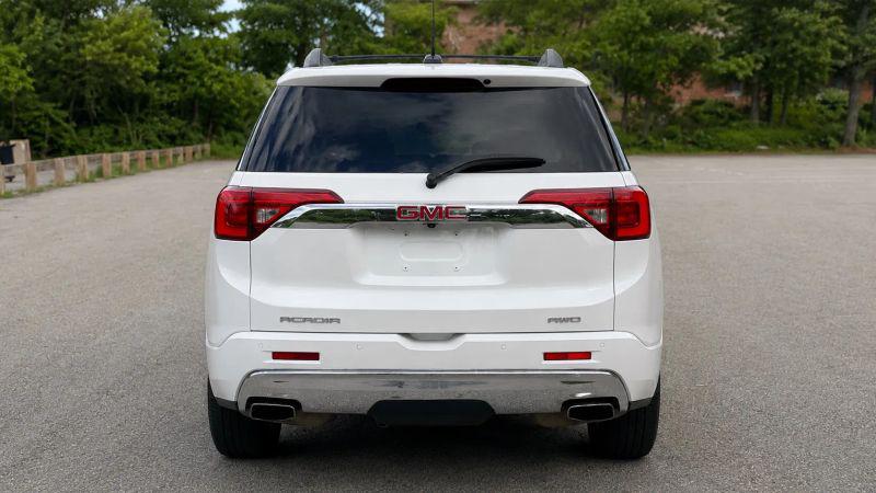 2017 GMC Acadia Denali