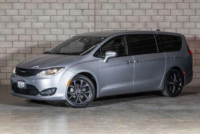 2018 Chrysler Pacifica Touring Plus for sale in Van Nuys, CA