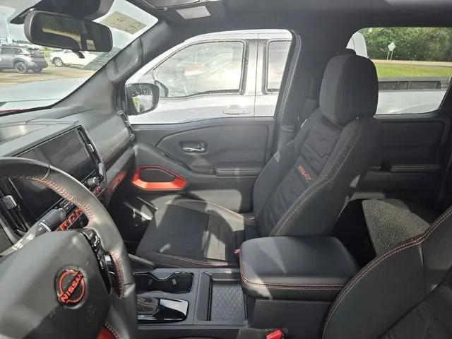 2025 Nissan Frontier Crew Cab PRO-4X 4x4