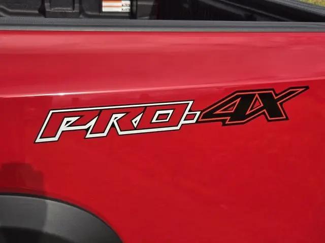 2025 Nissan Frontier Crew Cab PRO-4X 4x4