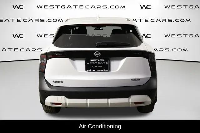 2025 Nissan Kicks SV FWD