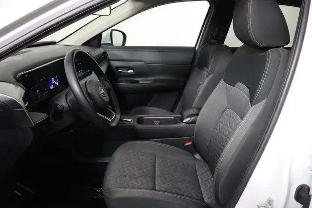 2025 Nissan Kicks SV FWD