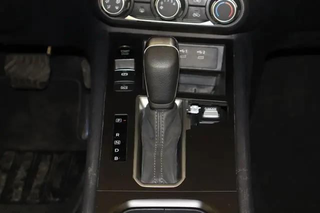 2025 Nissan Kicks SV FWD
