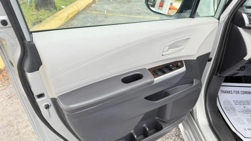 2022 Toyota Sienna LE