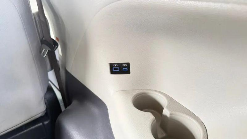 2022 Toyota Sienna LE