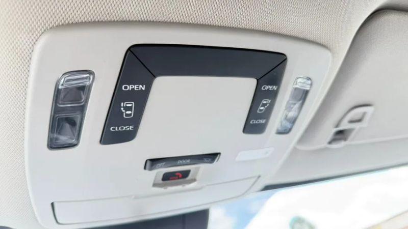 2022 Toyota Sienna LE