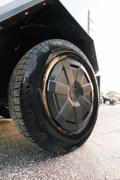 2024 Tesla Cybertruck All-Wheel Drive