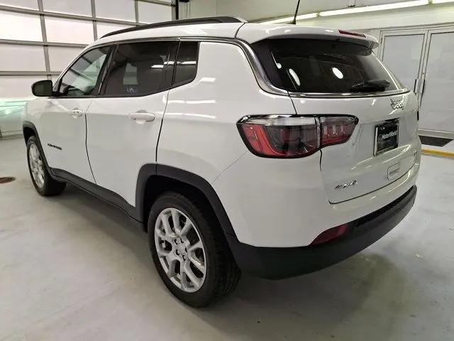 2024 Jeep Compass Latitude Lux FWD
