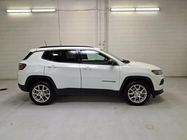 2024 Jeep Compass Latitude Lux FWD