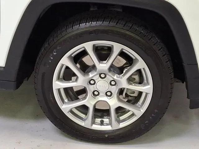 2024 Jeep Compass Latitude Lux FWD