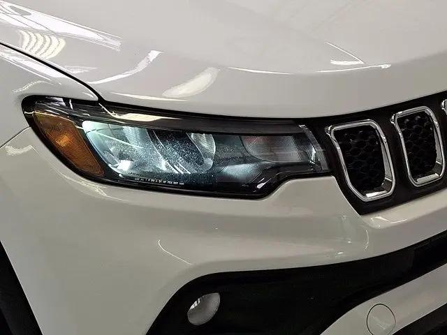 2024 Jeep Compass Latitude Lux FWD