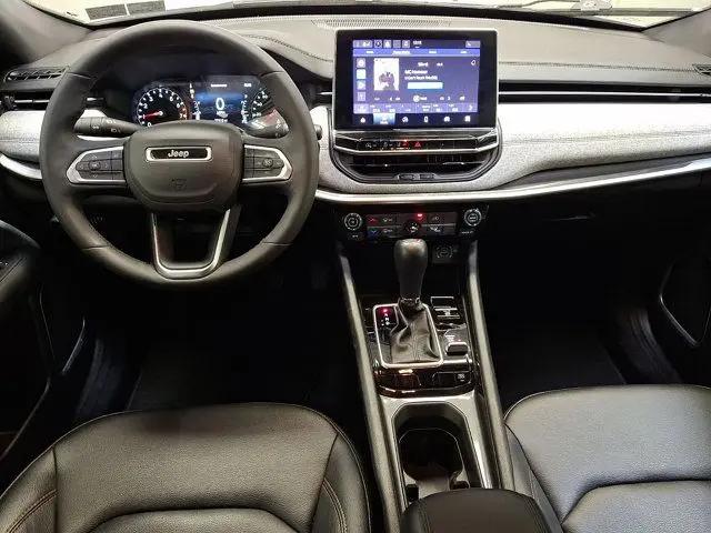 2024 Jeep Compass Latitude Lux FWD