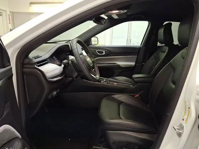 2024 Jeep Compass Latitude Lux FWD