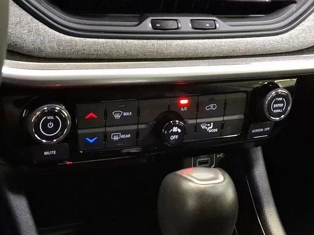 2024 Jeep Compass Latitude Lux FWD