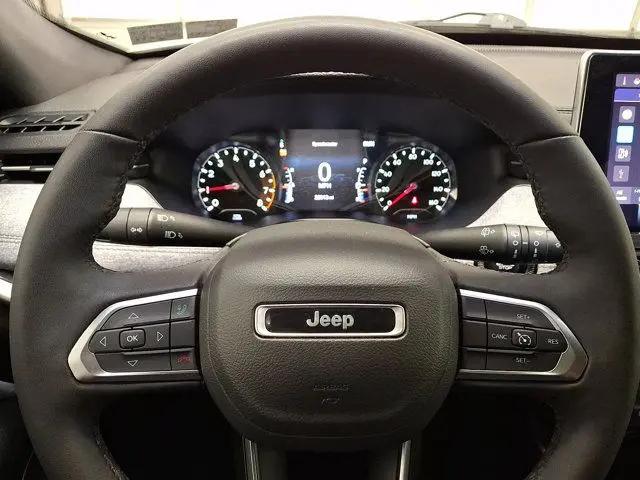2024 Jeep Compass Latitude Lux FWD