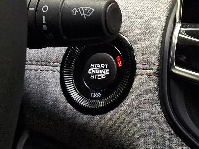 2024 Jeep Compass Latitude Lux FWD