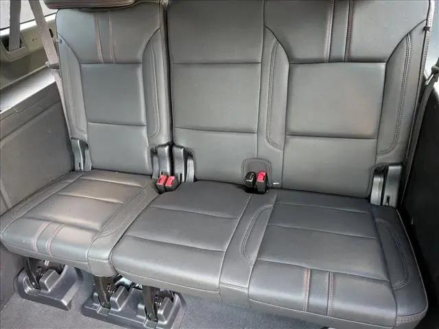 2023 Chevrolet Suburban 2WD RST