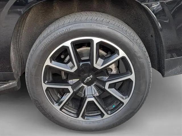 2023 Chevrolet Suburban 2WD RST