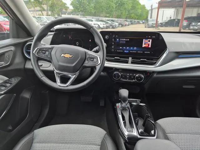 2025 Chevrolet Trax FWD LT
