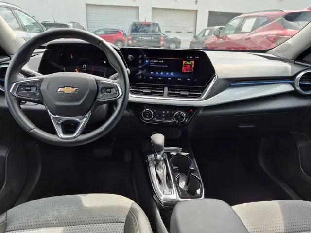2025 Chevrolet Trax FWD LT