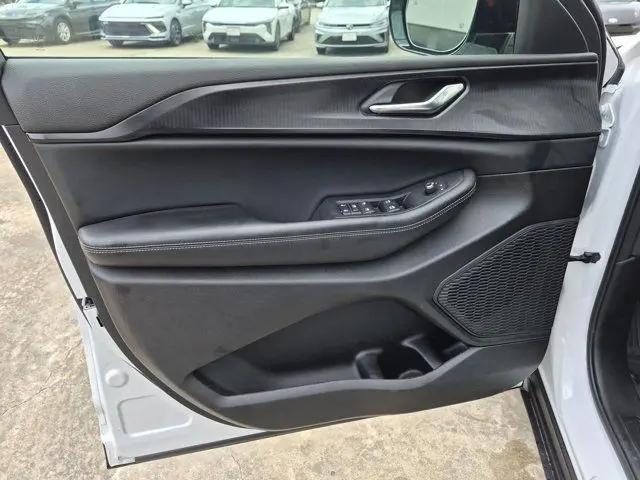 2025 Jeep Grand Cherokee Altitude 4x4