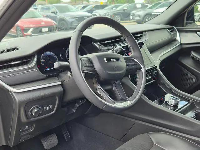 2025 Jeep Grand Cherokee Altitude 4x4