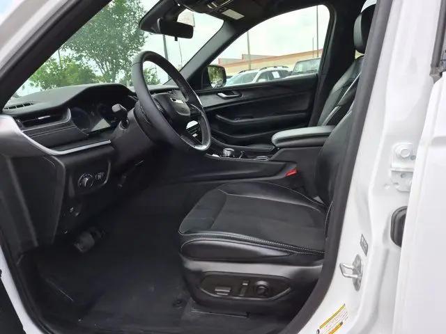 2025 Jeep Grand Cherokee Altitude 4x4