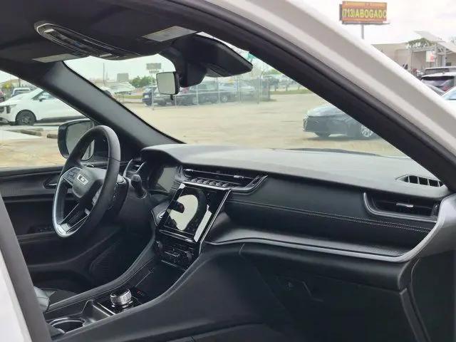2025 Jeep Grand Cherokee Altitude 4x4