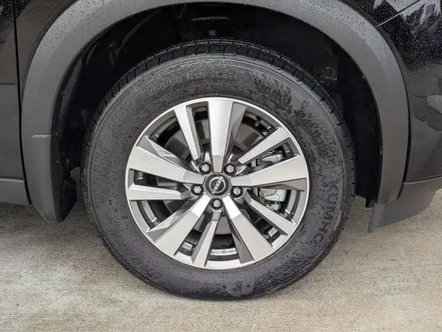 2025 Nissan Pathfinder SL 4WD