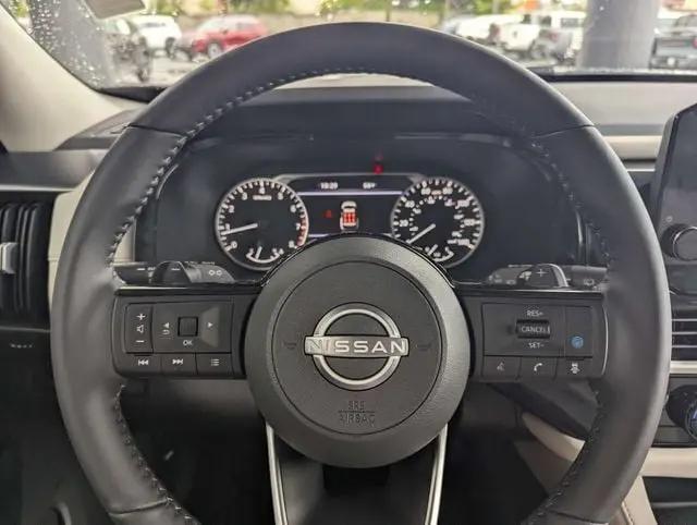 2025 Nissan Pathfinder SL 4WD