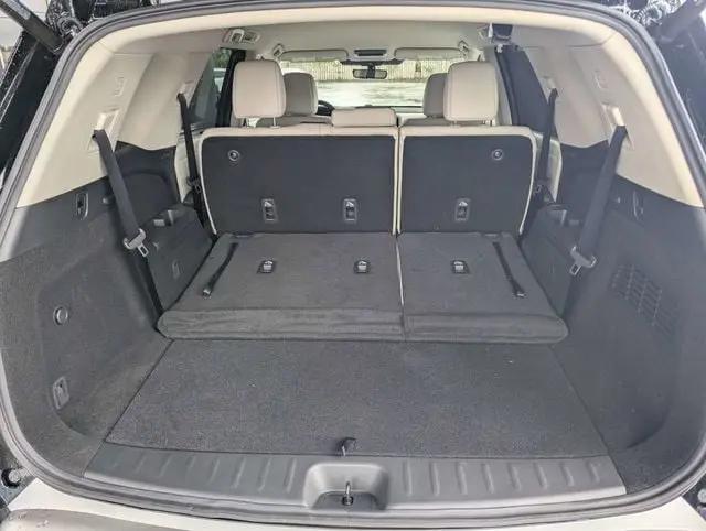 2025 Nissan Pathfinder SL 4WD