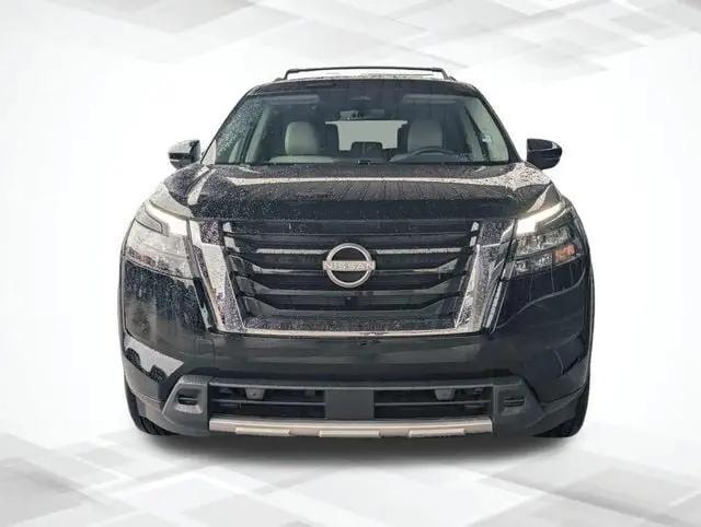 2025 Nissan Pathfinder SL 4WD