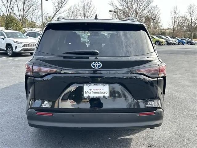 2024 Toyota Sienna XLE