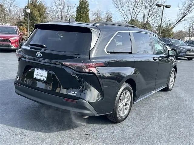 2024 Toyota Sienna XLE