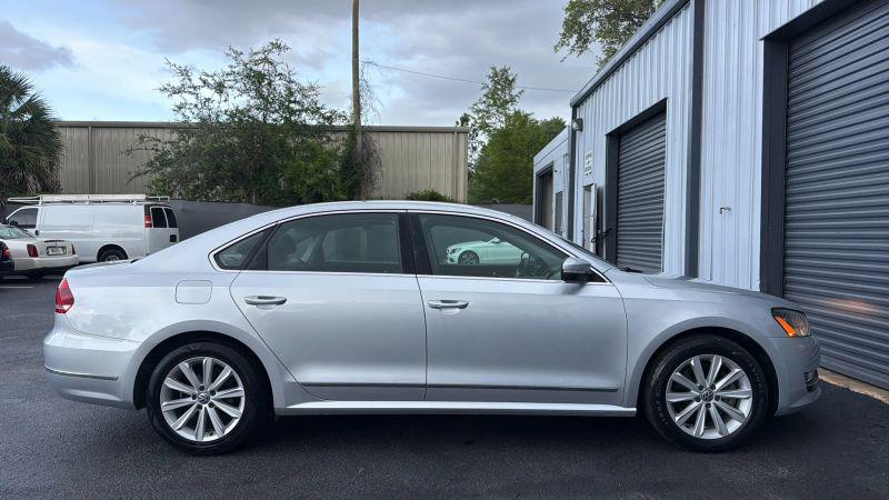 2013 Volkswagen Passat 2.5L SEL Premium