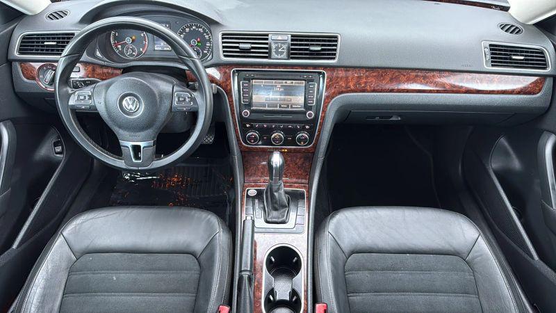 2013 Volkswagen Passat 2.5L SEL Premium