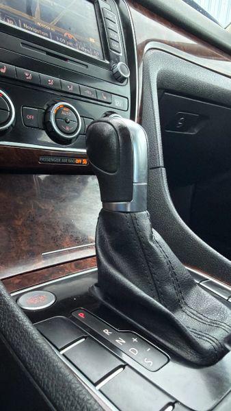 2013 Volkswagen Passat 2.5L SEL Premium