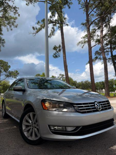 2013 Volkswagen Passat 2.5L SEL Premium