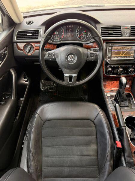 2013 Volkswagen Passat 2.5L SEL Premium